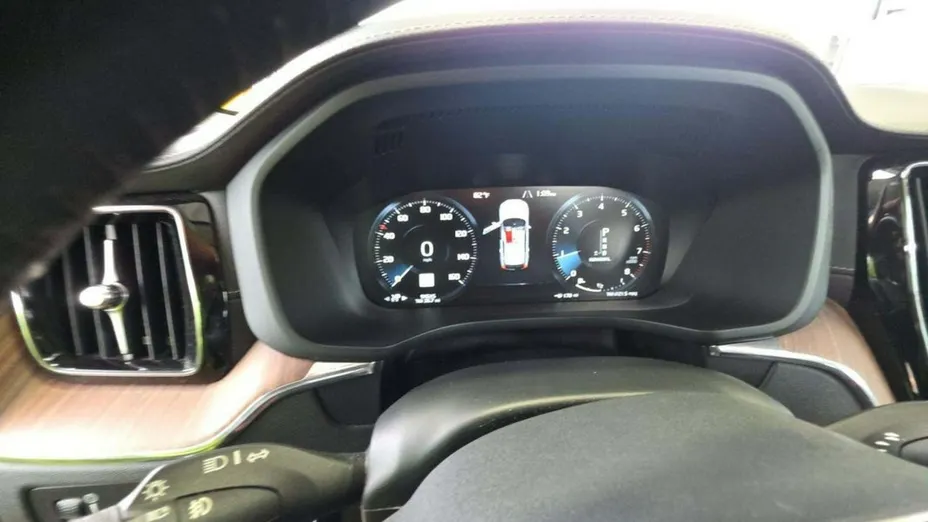 VOLVO XC60 -