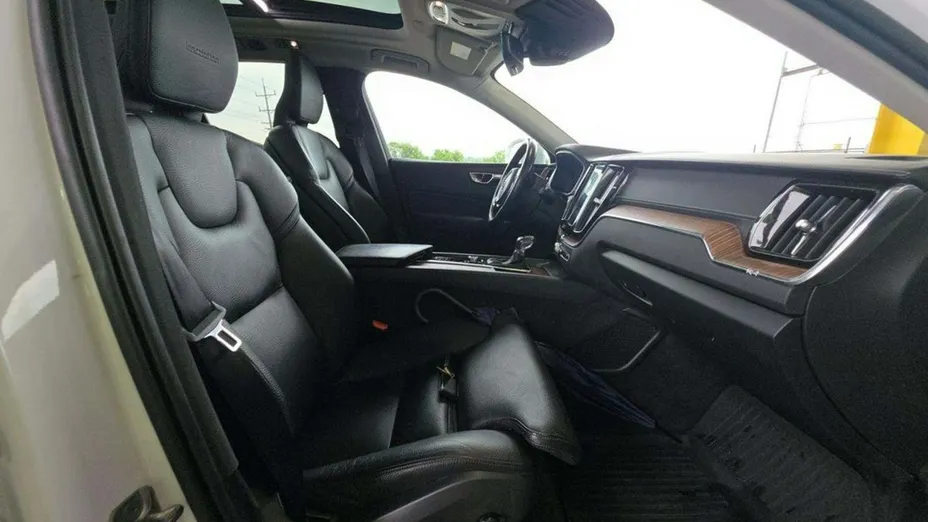 VOLVO XC60 -