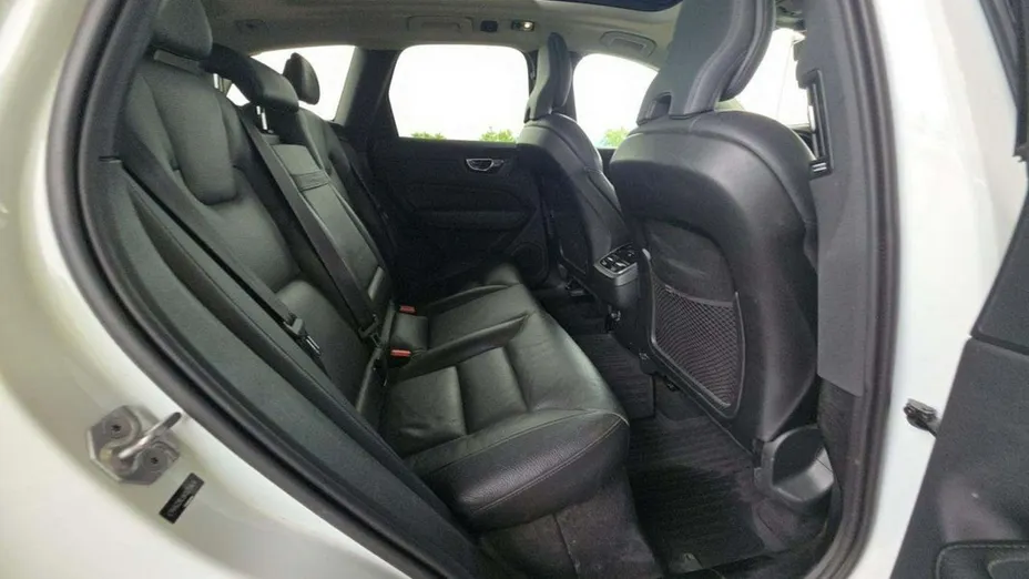 VOLVO XC60 -