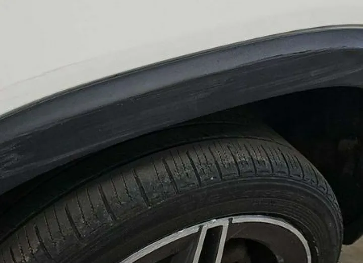 MERCEDES-BENZ GLB -