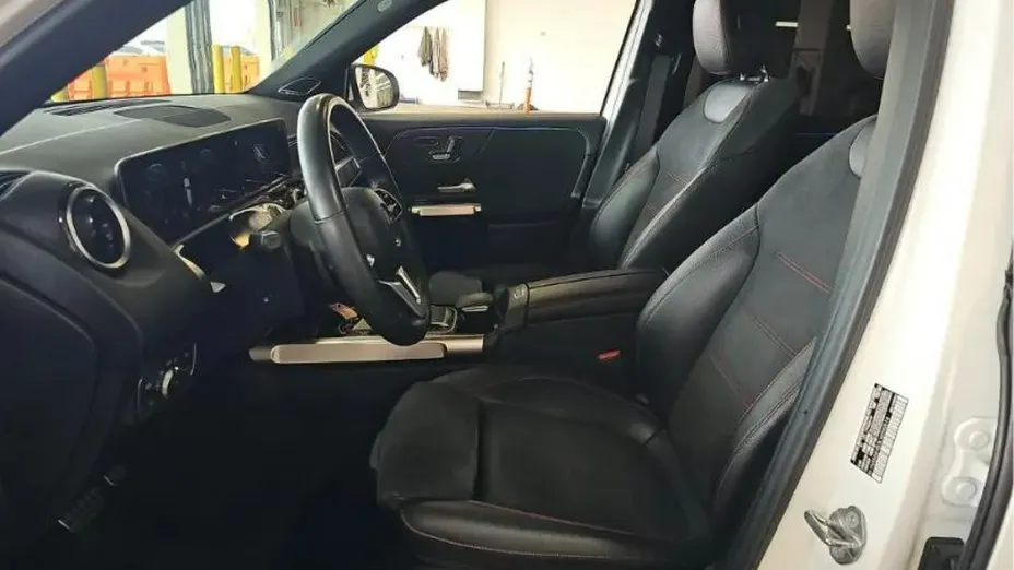 MERCEDES-BENZ GLB -