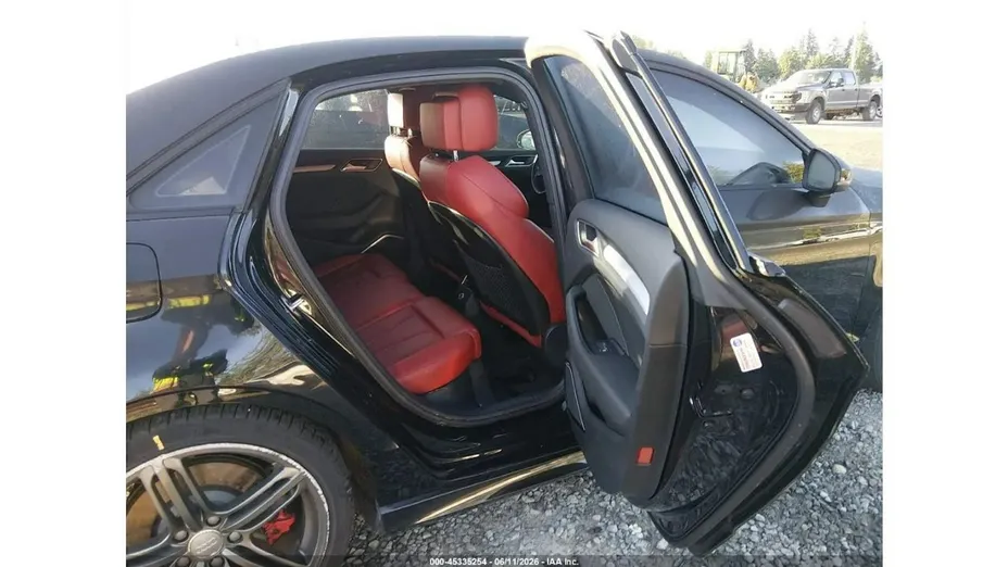 AUDI S3 -