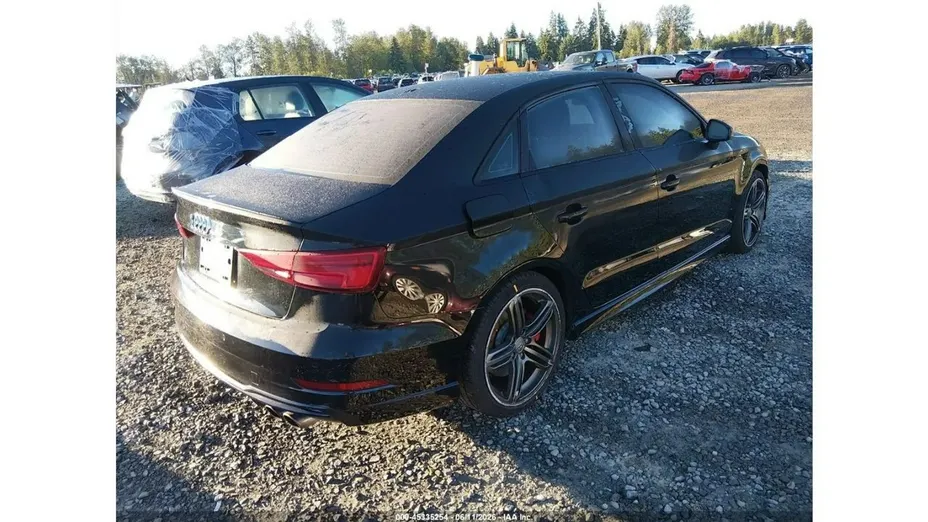 AUDI S3 -