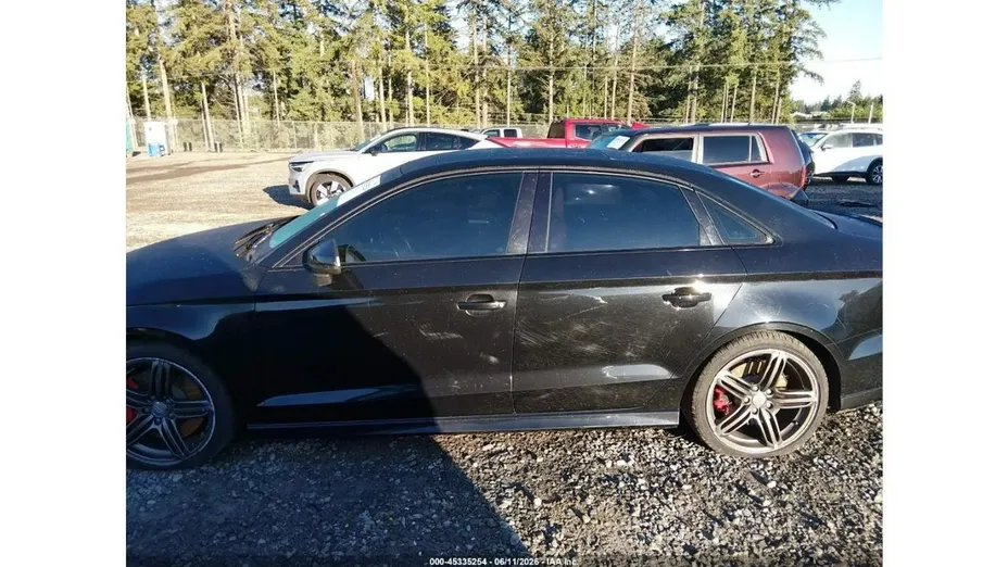 AUDI S3 -