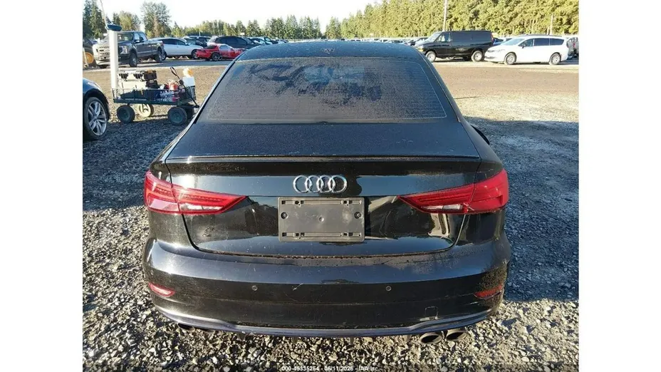 AUDI S3 -