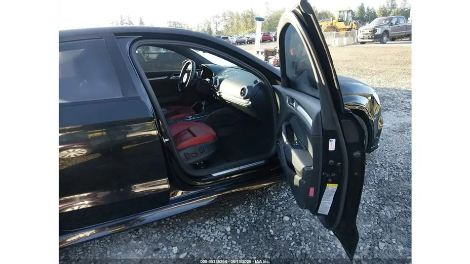 AUDI S3 -