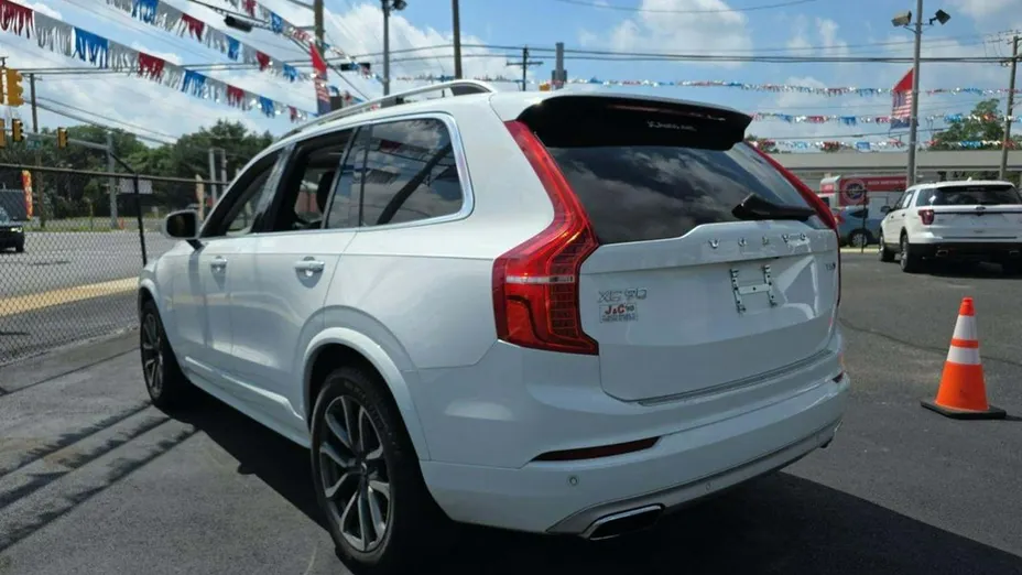 VOLVO XC90 -