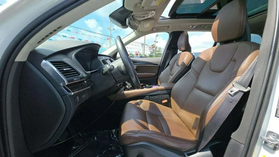 VOLVO XC90 -