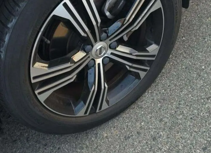 VOLVO XC40 -