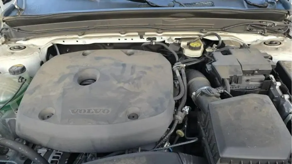 VOLVO XC40 -