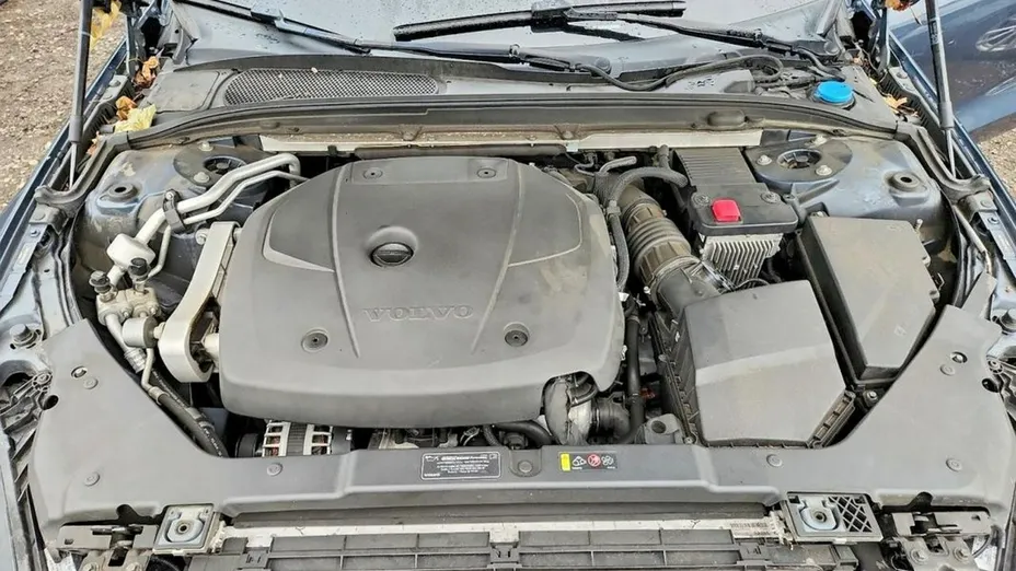 VOLVO S60 -