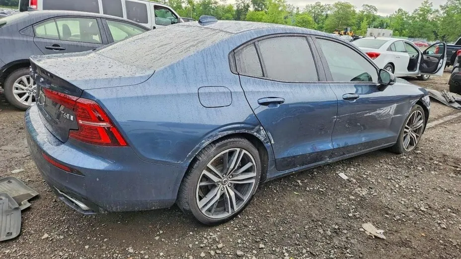 VOLVO S60 -