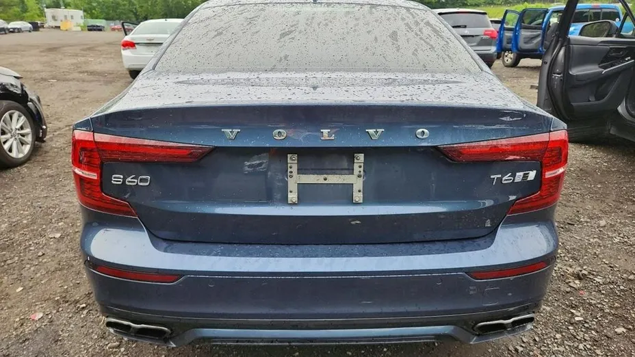 VOLVO S60 -
