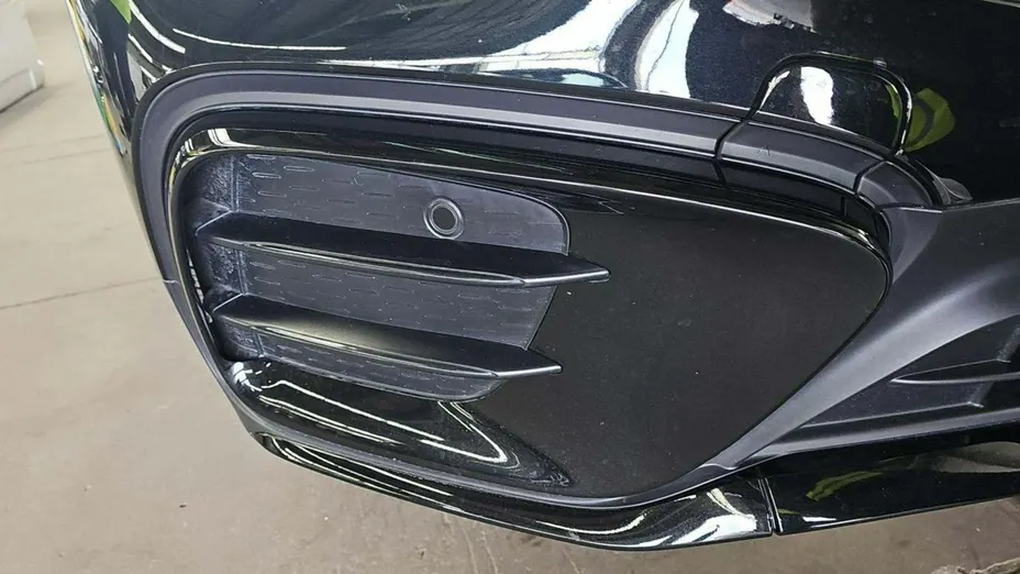MERCEDES-BENZ GLB -