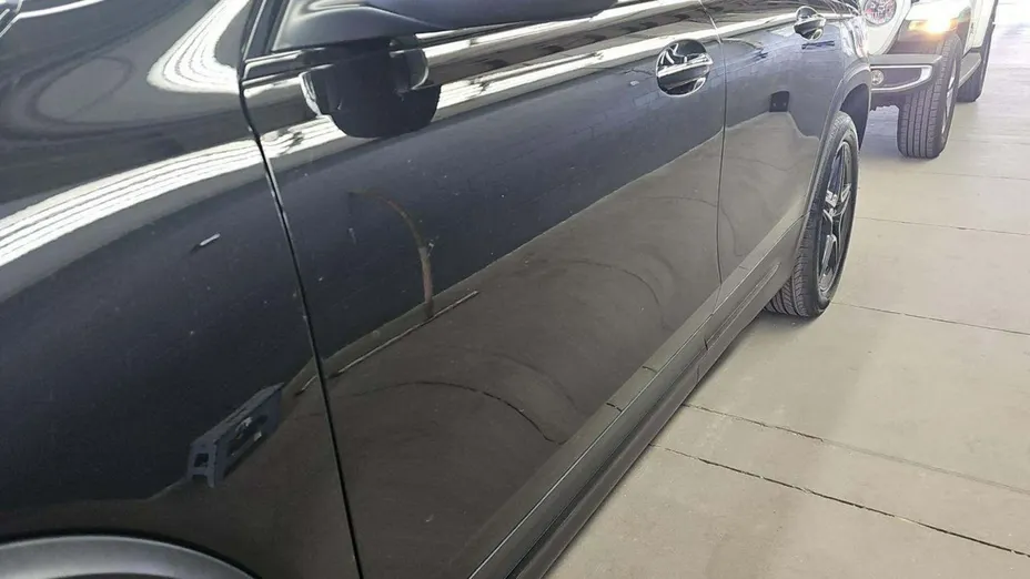 MERCEDES-BENZ GLB -