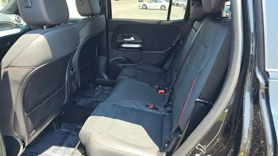 MERCEDES-BENZ GLB -