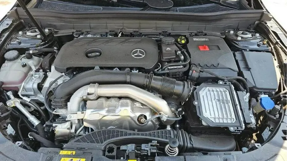 MERCEDES-BENZ GLB -