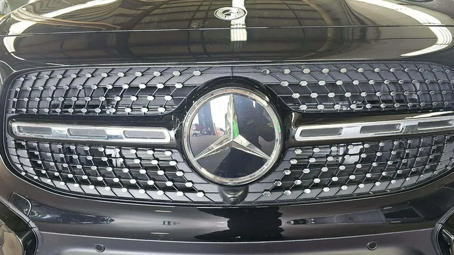 MERCEDES-BENZ GLB -