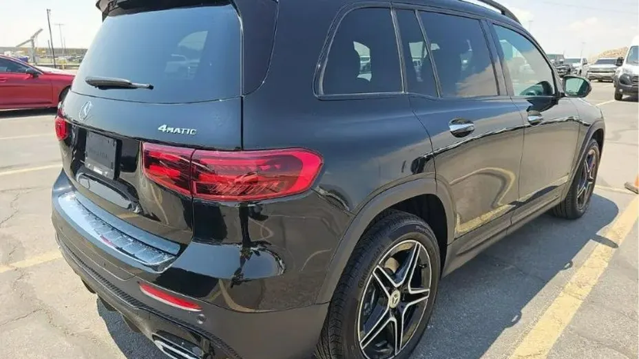 MERCEDES-BENZ GLB -