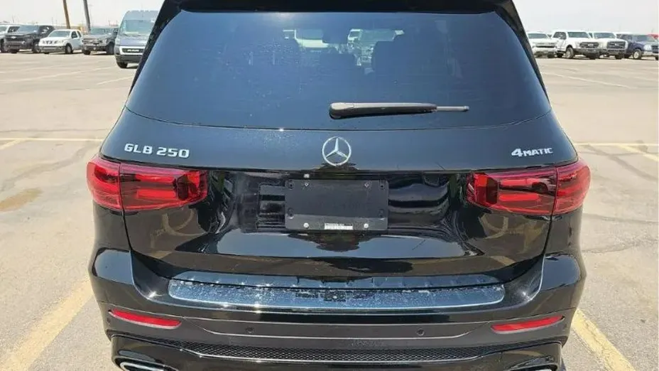 MERCEDES-BENZ GLB -