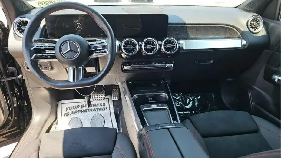 MERCEDES-BENZ GLB -