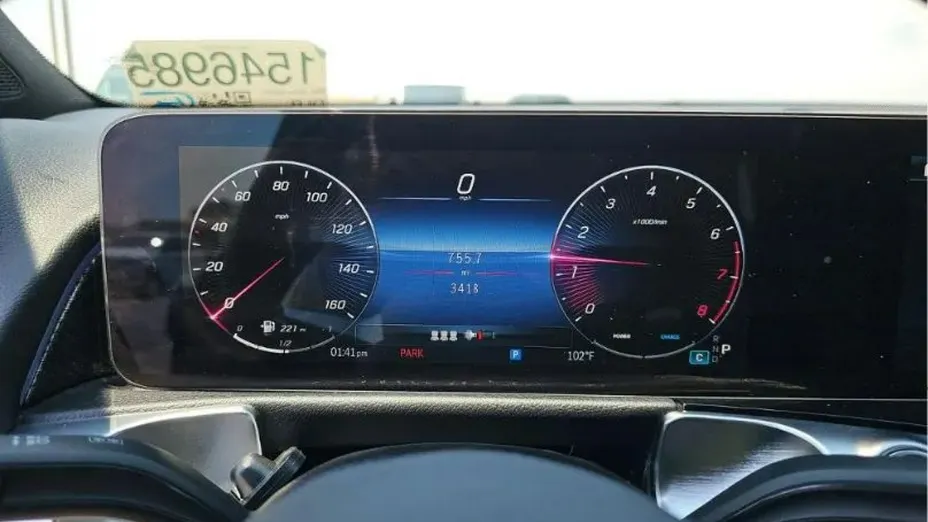 MERCEDES-BENZ GLB -