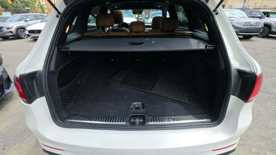 MERCEDES-BENZ GLC -