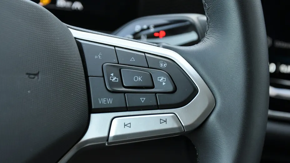 VOLKSWAGEN Tiguan -