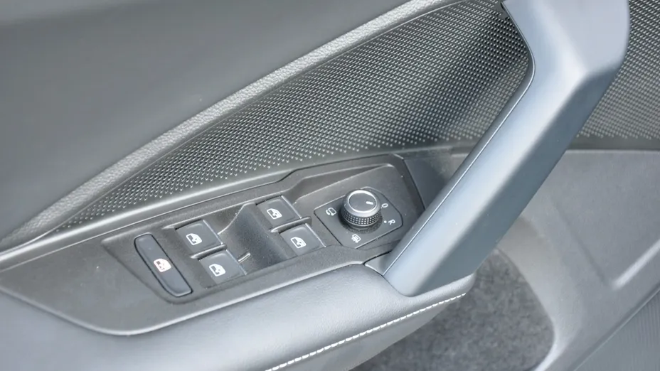 VOLKSWAGEN Tiguan -