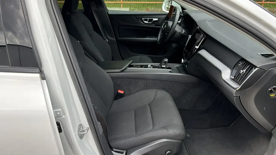 VOLVO V60 -