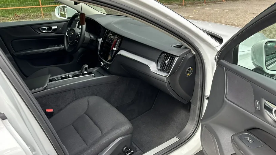 VOLVO V60 -