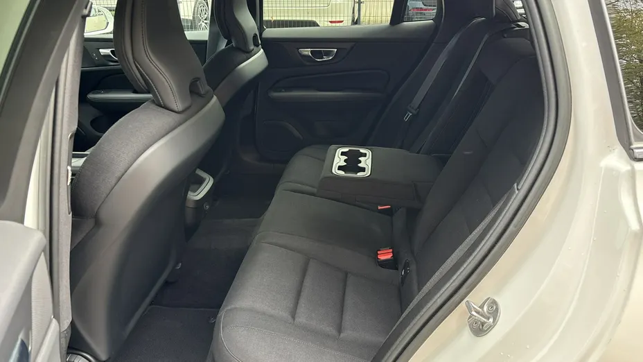VOLVO V60 -