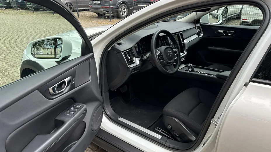 VOLVO V60 -