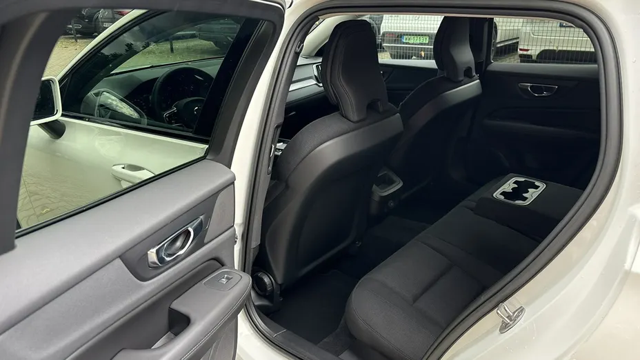 VOLVO V60 -
