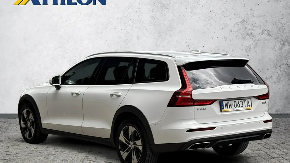 VOLVO V60 -
