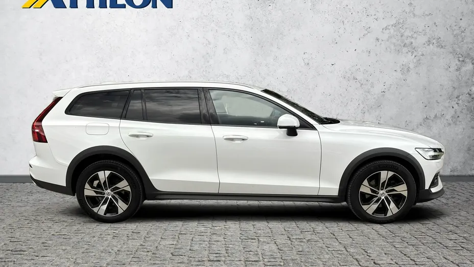 VOLVO V60 -