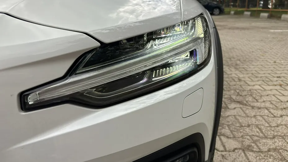 VOLVO V60 -