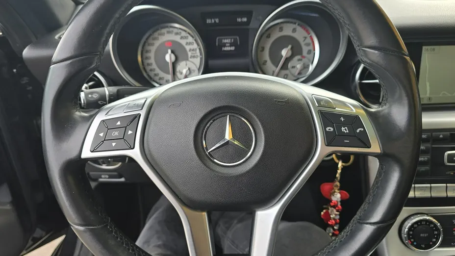 MERCEDES-BENZ SLK -