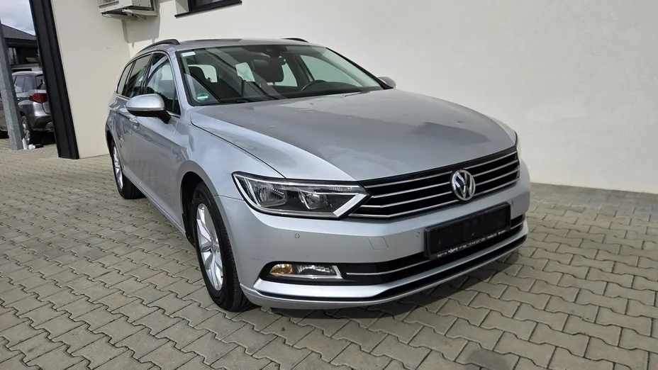 VOLKSWAGEN Passat -