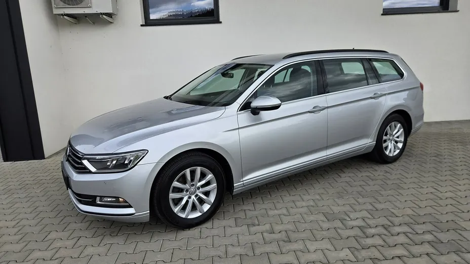 VOLKSWAGEN Passat -