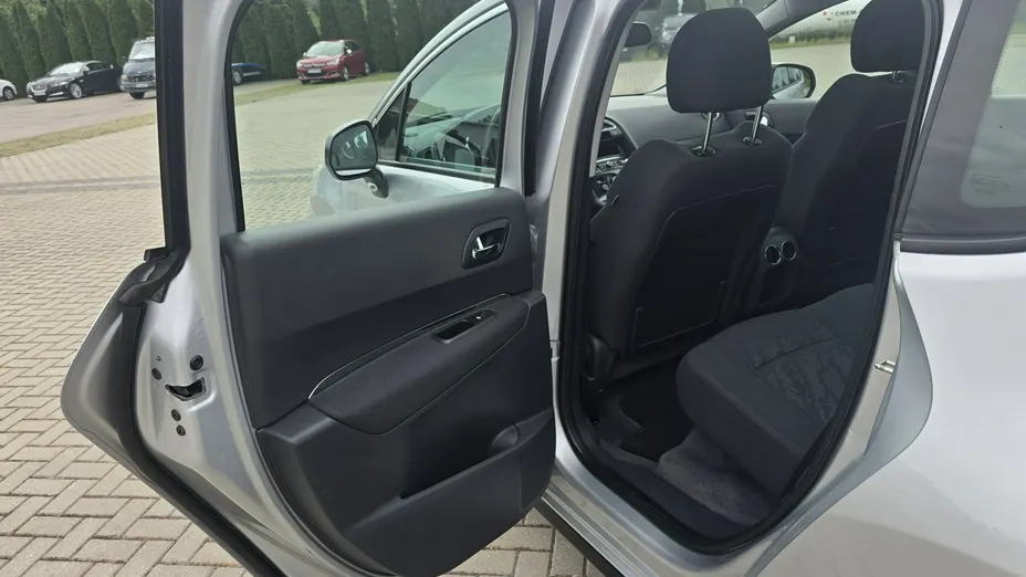 PEUGEOT 3008 -