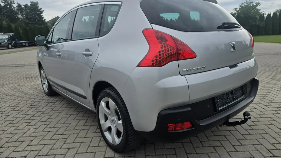 PEUGEOT 3008 -