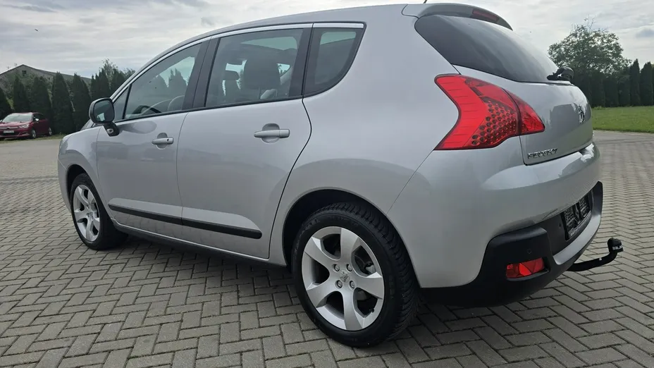 PEUGEOT 3008 -