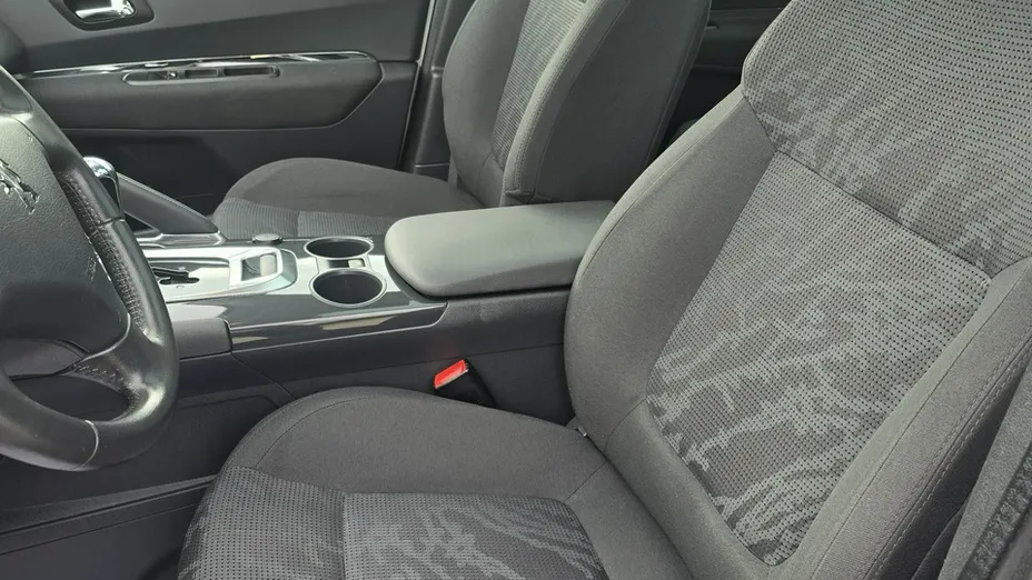 PEUGEOT 3008 -