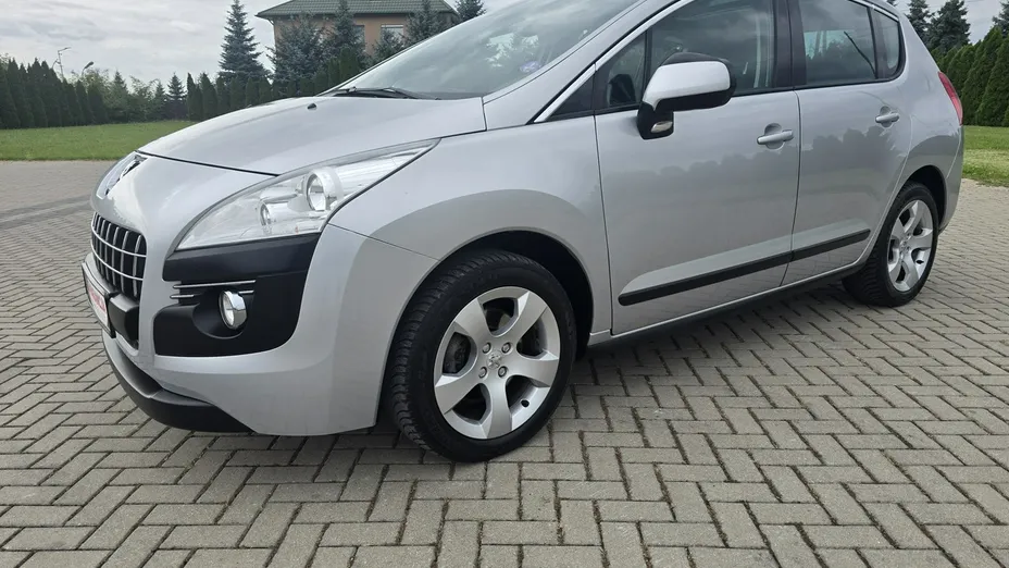 PEUGEOT 3008 -