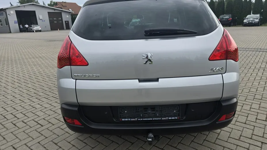 PEUGEOT 3008 -