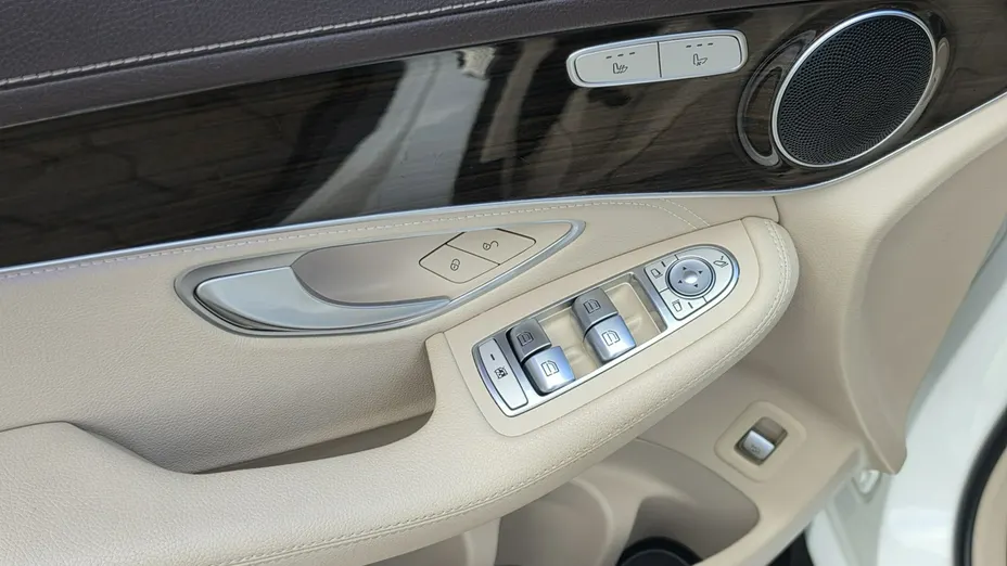 MERCEDES-BENZ GLC -