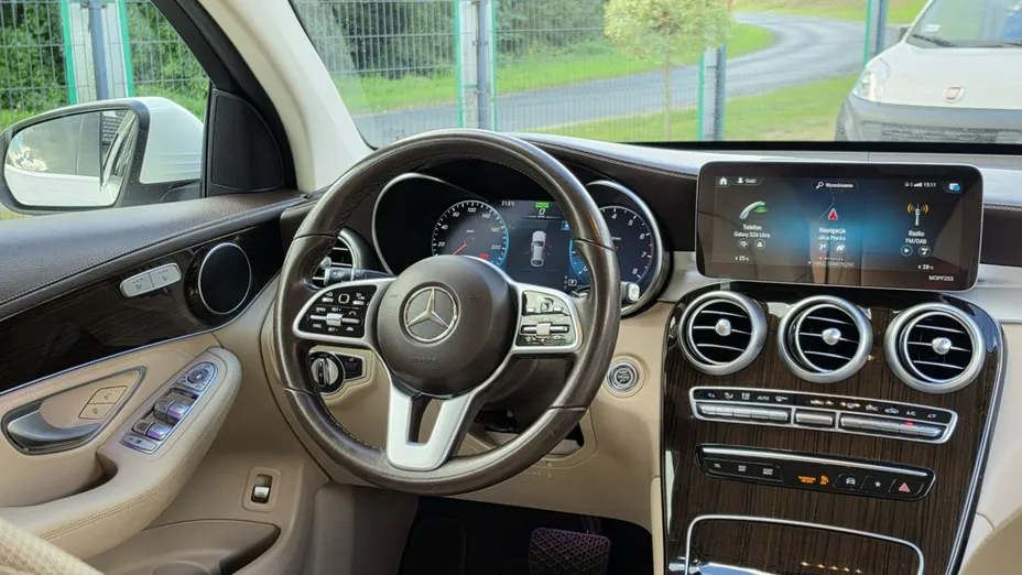 MERCEDES-BENZ GLC -
