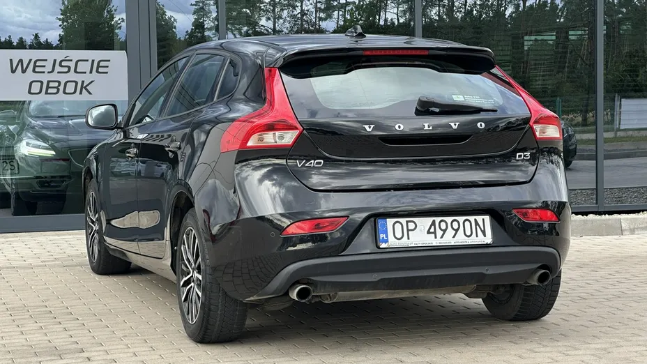 VOLVO V40 -