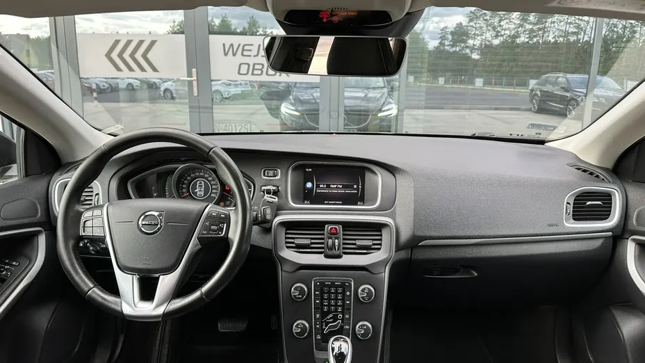 VOLVO V40 -